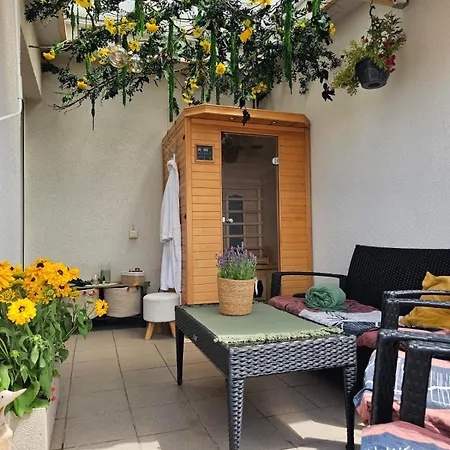 Luxurious, Floral Penthouse Terrace&sauna Hradec Králové