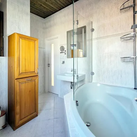 Appartement Luxurious, Floral Penthouse Terrace&sauna